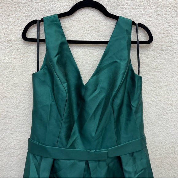 Size 16 - ALFRED SUNG - Sleeveless Pleated High Low Dress Green NEW $231 msrp - Picture 3 of 9